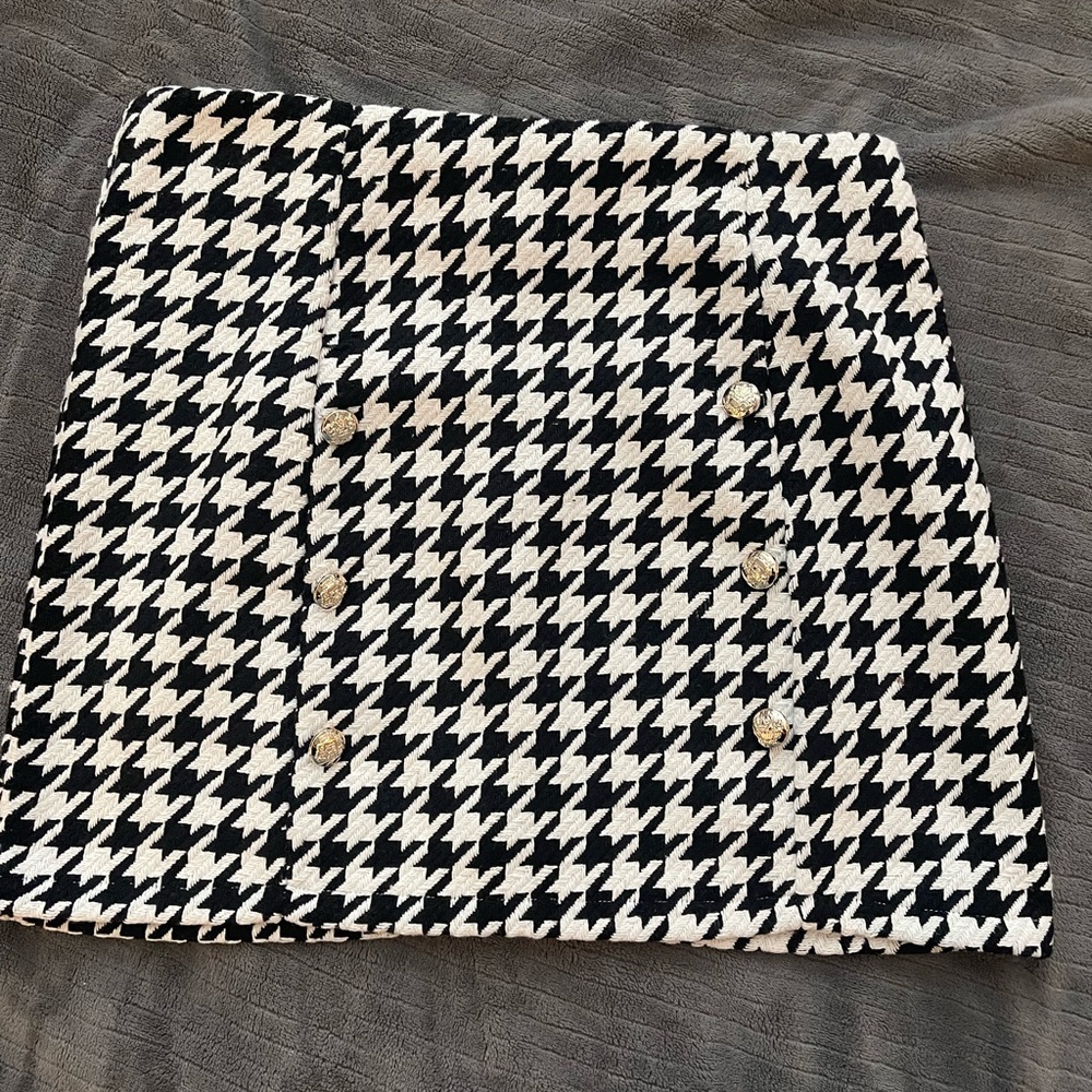 Houndstooth mini skirt